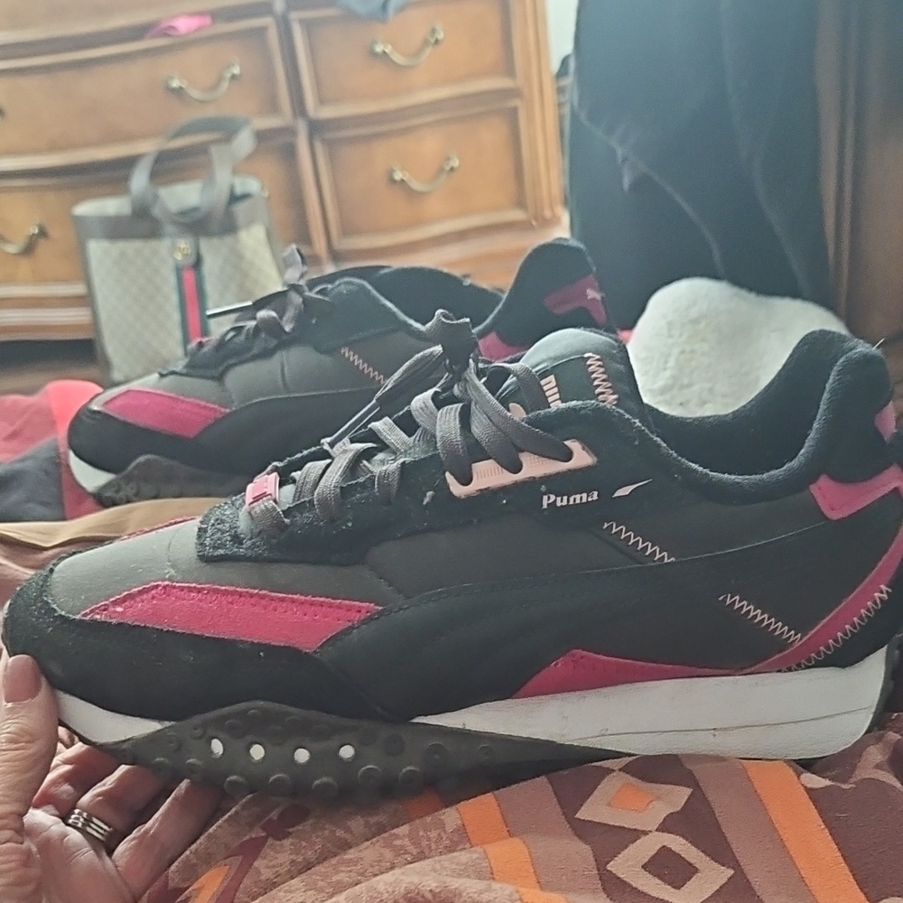 Puma Women's Black and Pink Sneakers